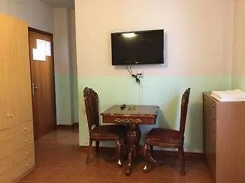 Paola Hotel *